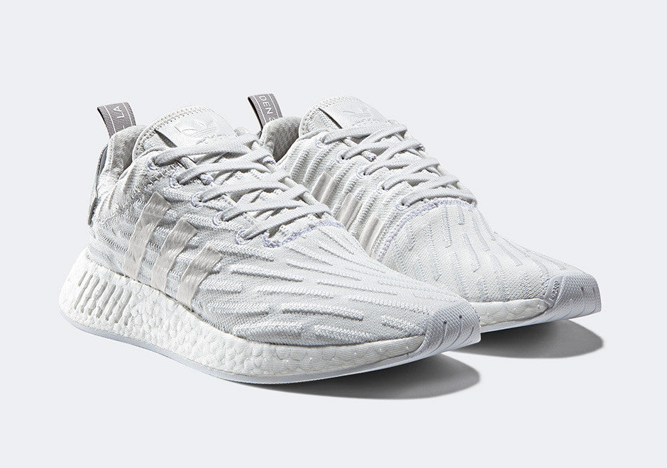 How To Lace Your Sneakers / Swap Your Shoe Laces : ADIDAS NMD R2 Triple White